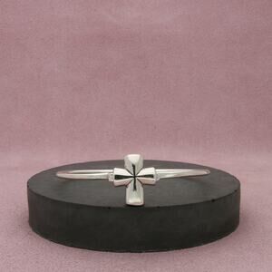 ⚡️reserved⚡️ james avery sterling silver st teresa cross hook-on bracelet 6.75in